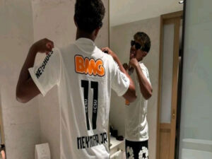 Neymar compartilha foto de Yamal com a camisa do Santos e elogia o jogador espanhol