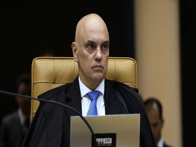 Moraes envia inquérito do golpe à PGR e derruba sigilo do relatório